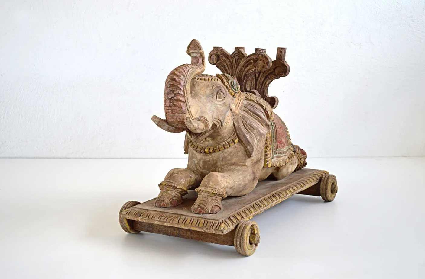Elefante indiano in Legno di Mango con Ruote