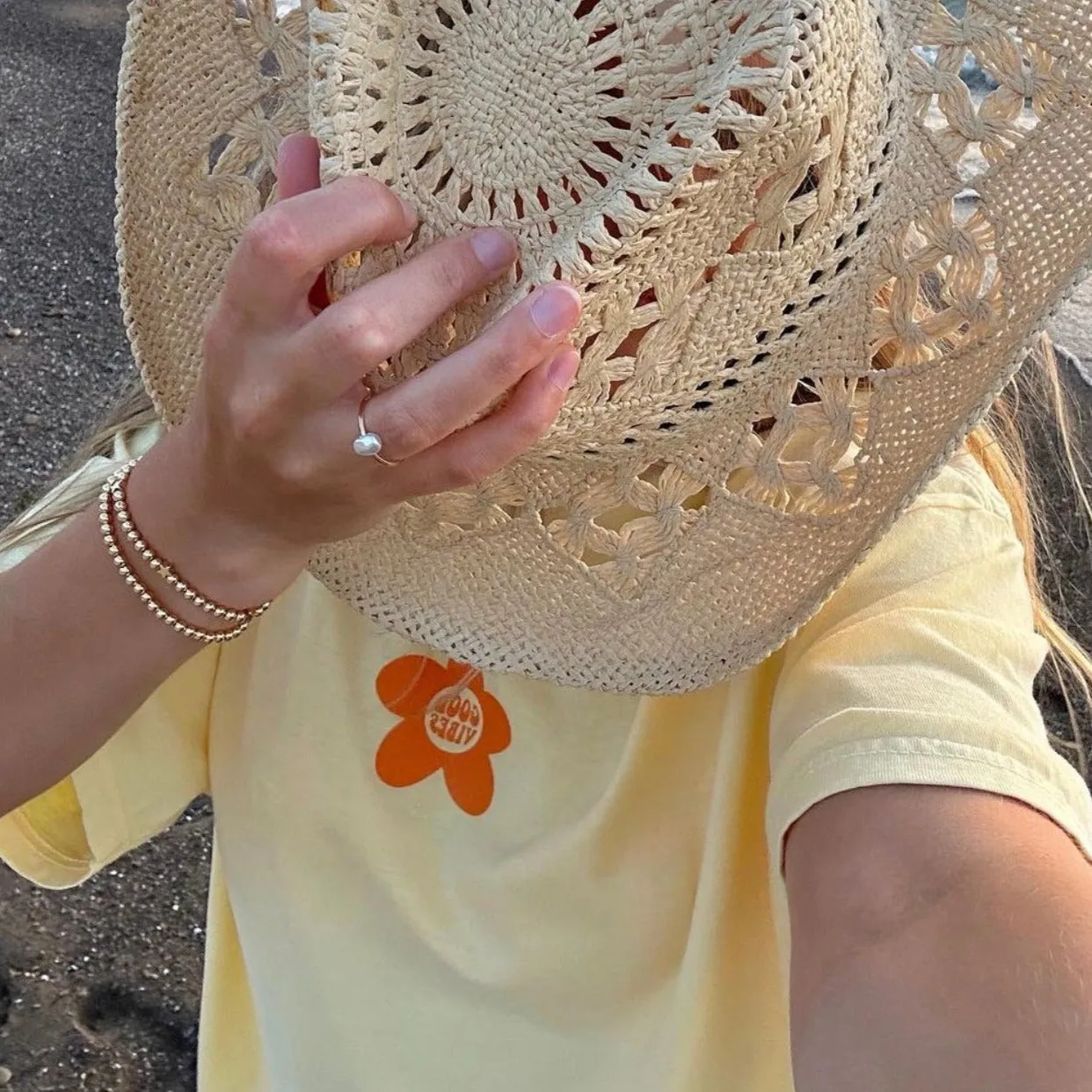 GOOD VIBES FLOWER T-SHIRT
